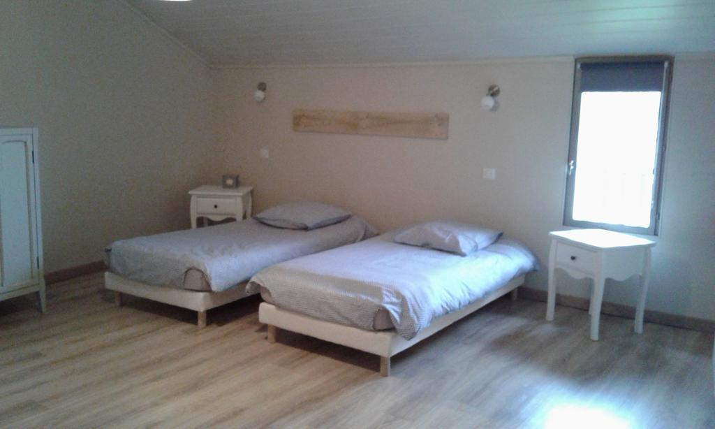 Au Passage Des Grues Bed & Breakfast Drosnay Exterior photo